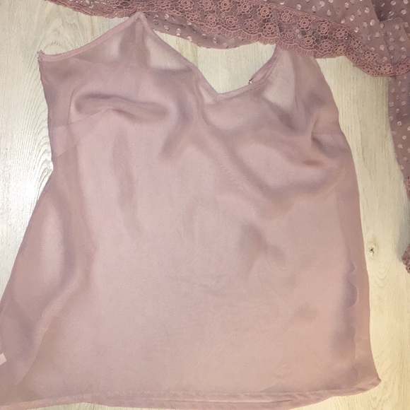 Lavender Sheer Vintage-Style Flowing Blouse - Picture 6 of 8